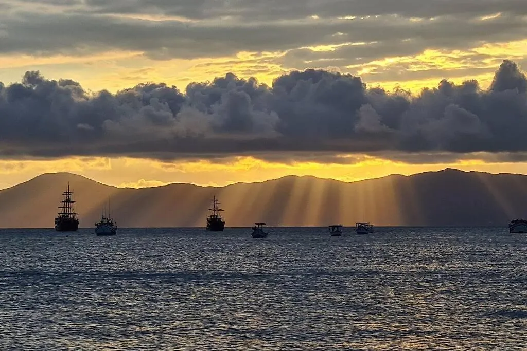 Вилла Pe Na Areia Florianopolis Frente Mar 0*,  Бразилия